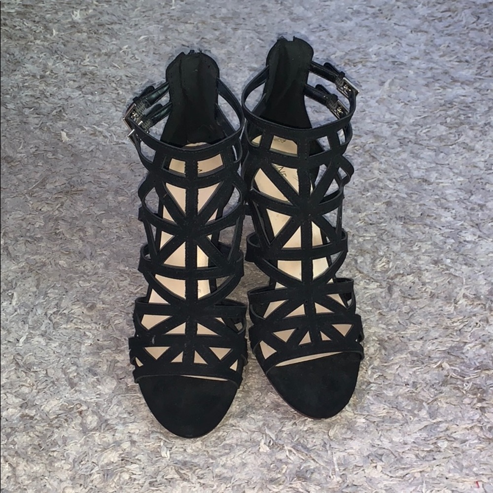 Black wedges